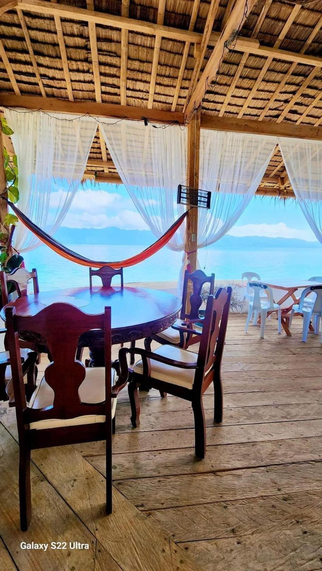 Chue&Larry'S Beachside Homestay Libagon Экстерьер фото