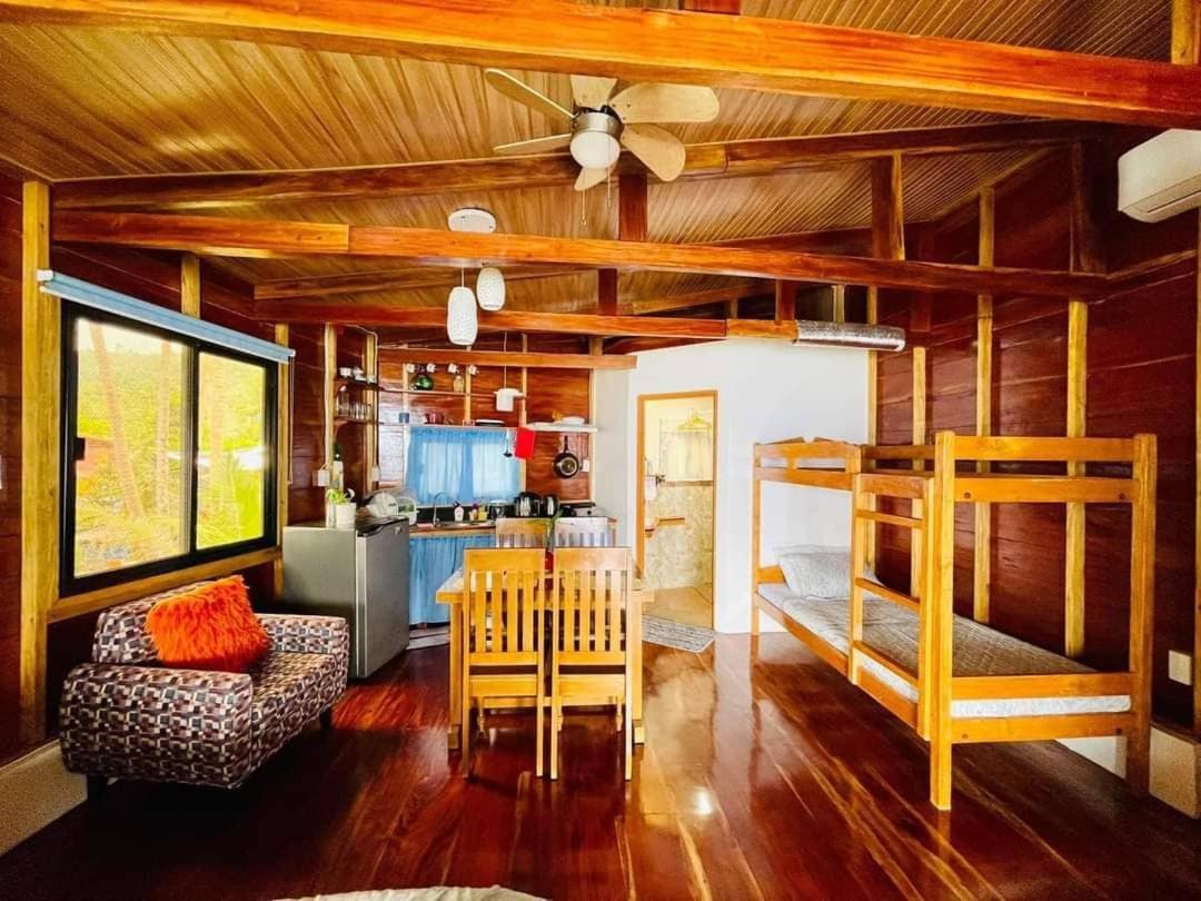 Chue&Larry'S Beachside Homestay Libagon Экстерьер фото
